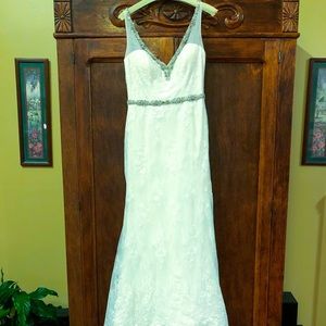 Mermaid Style Wedding Dress | Size 10